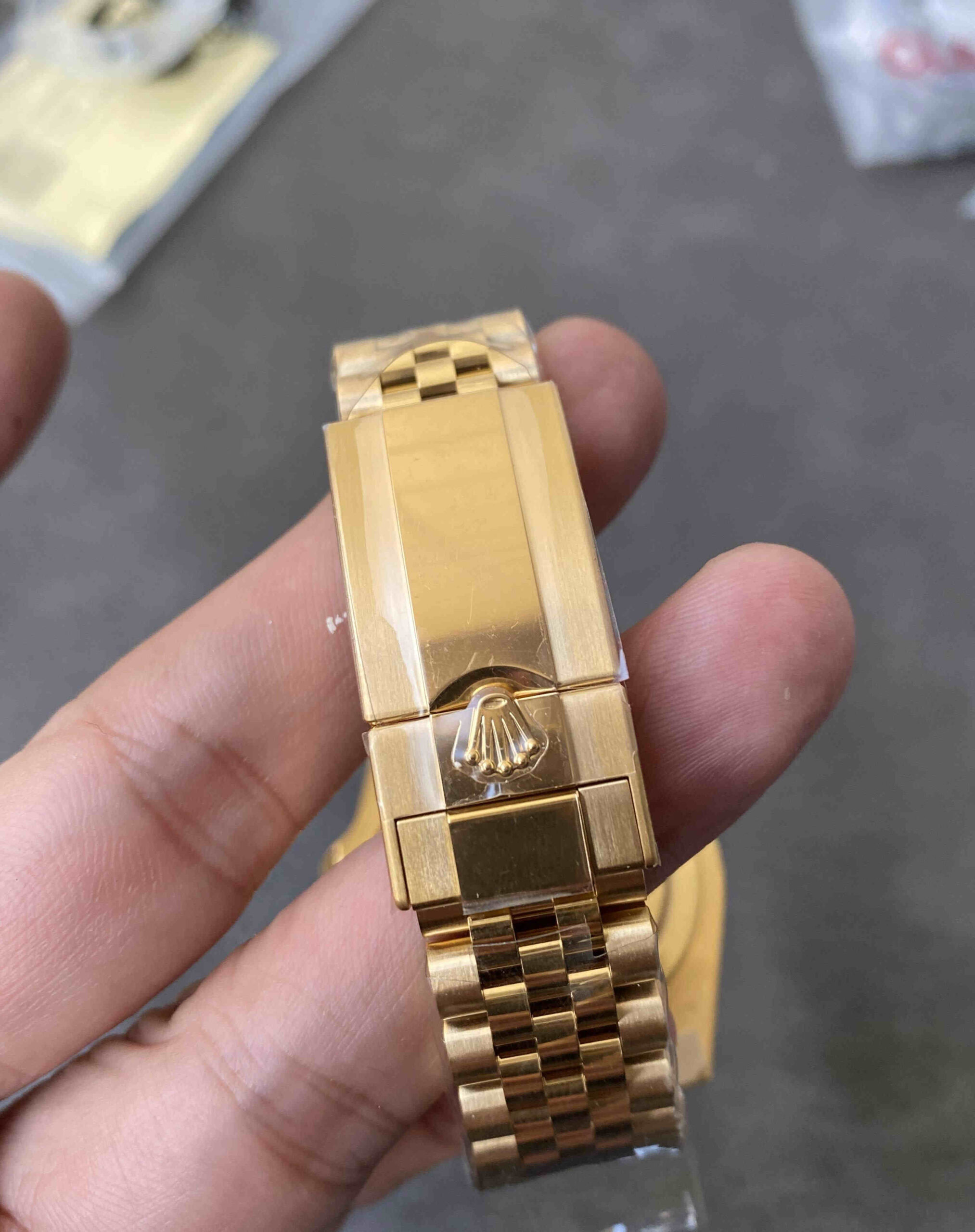 126718GRNR Yellow Gold GMT-Master II Replica